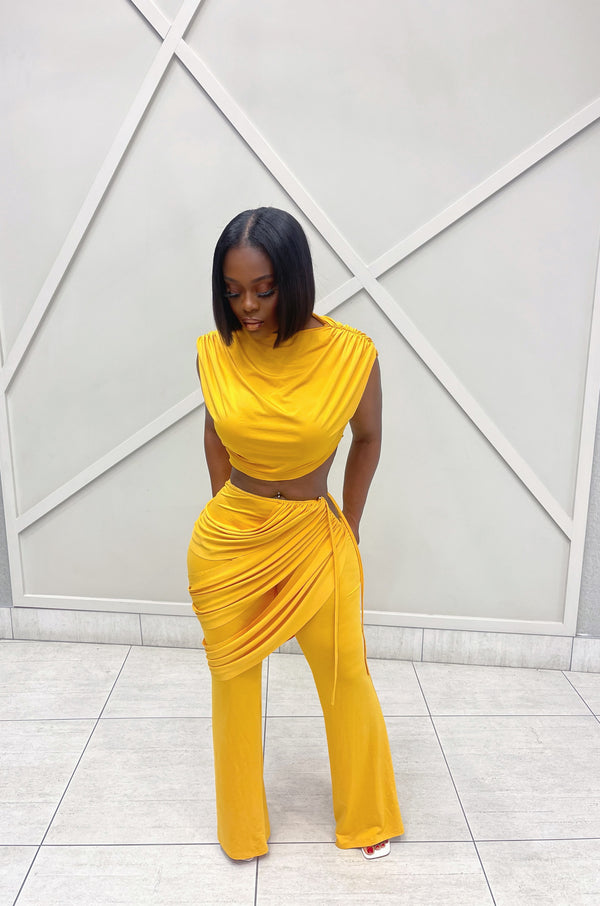 “CLARA” TWO PIECES SET -YELLOW
